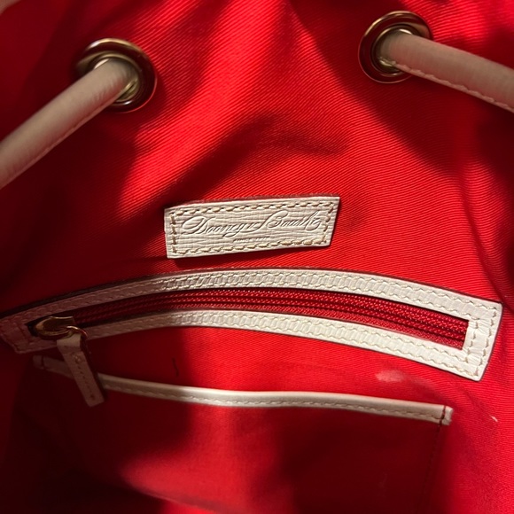 Doonie & Bourke bucket bag in white - Picture 10 of 11